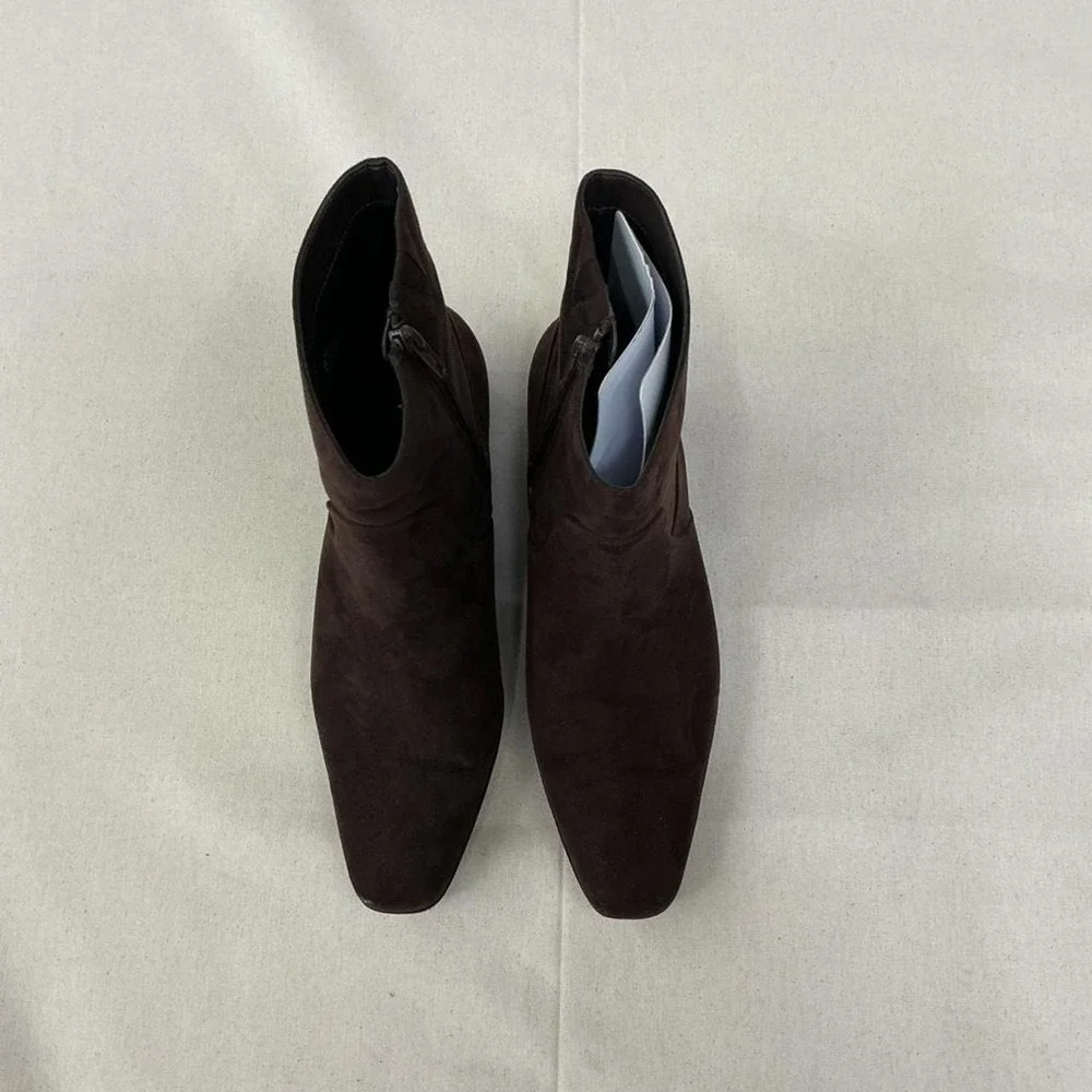 Universal Thread brown suede ankle‎ boots